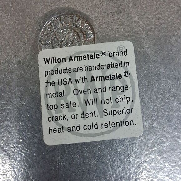 Wilton Armetale Silver Embossed Platter - Picture 6 of 8